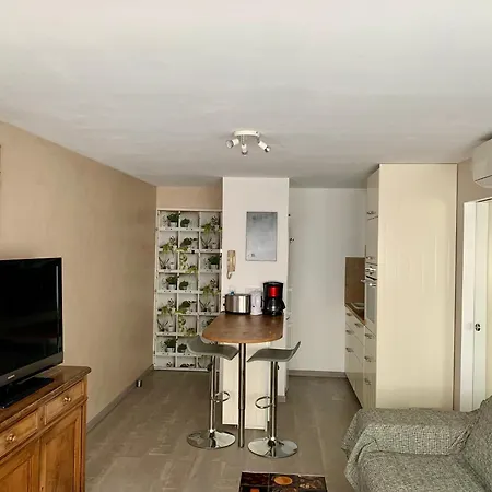 Centre-ville Du Lavandou 350 M De La Apartman