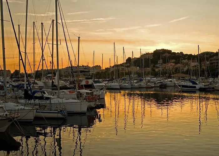 Centre-ville Du Lavandou 350 M De La Le Lavandou